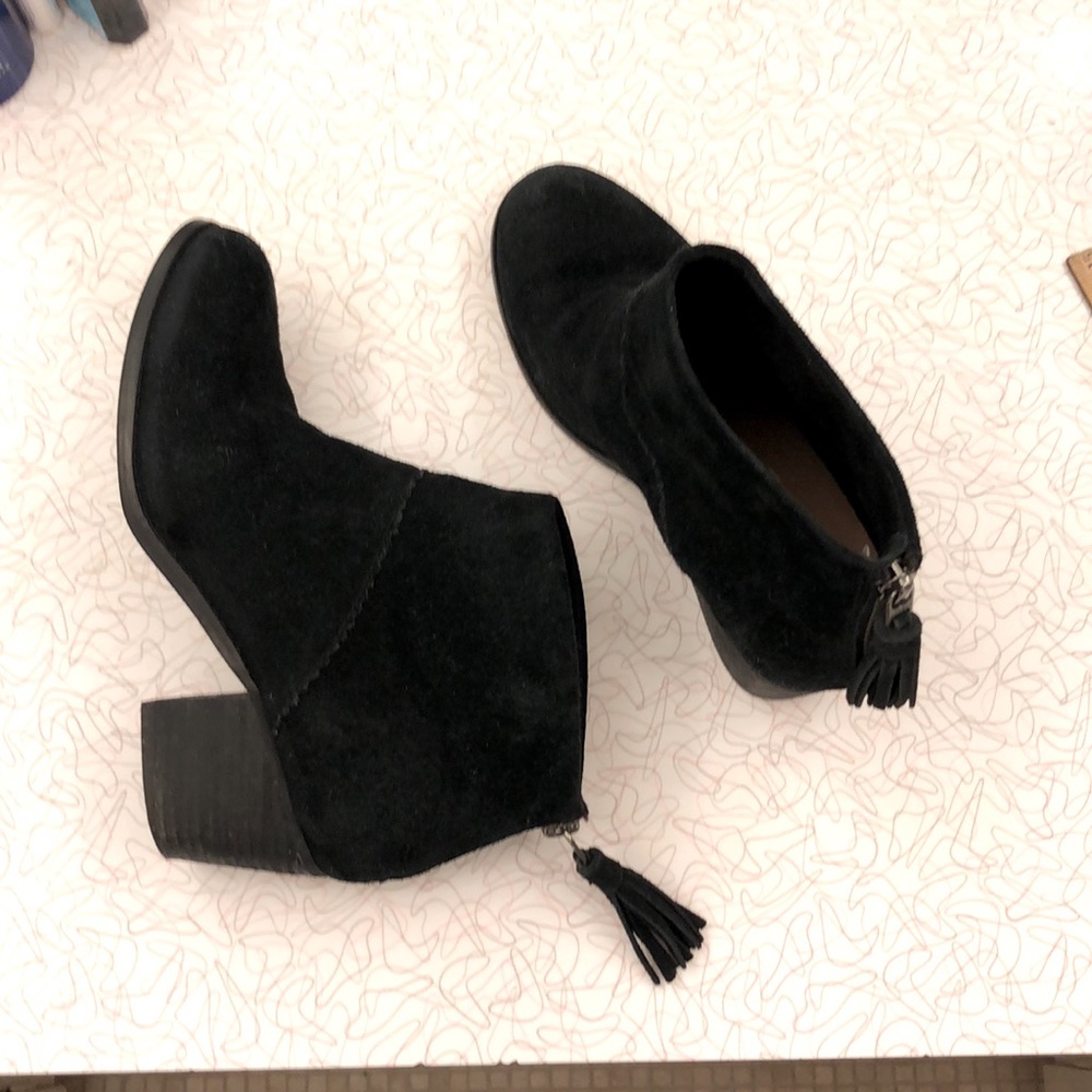 TOMS Faux Suede Boots w/ Tassel Back Zippers🌻